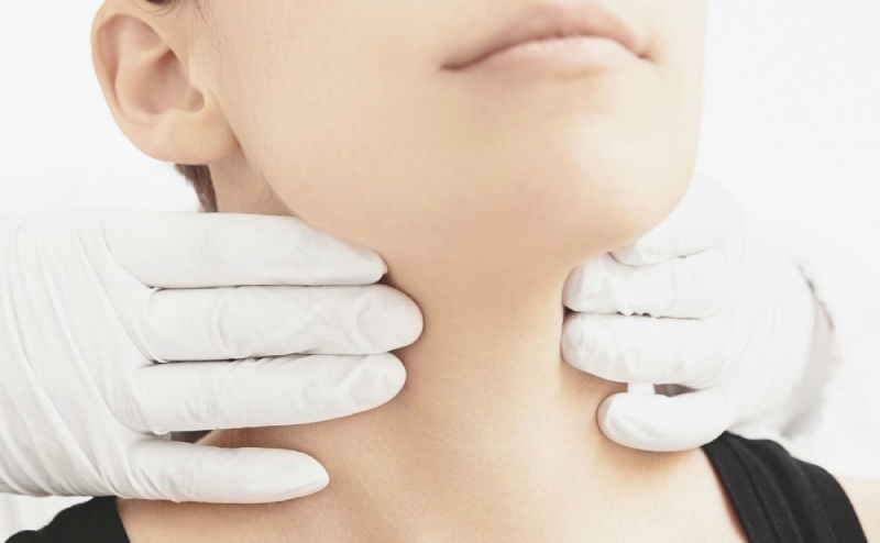 Як перевірити, чи є гіпотиреоз: симптоми захворювання в жінок, чоловіків, дітей